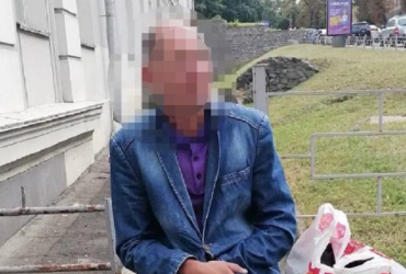 В Киеве мужчина пытался ограбить девочку, которая собрала деньги для ВСУ (фото)