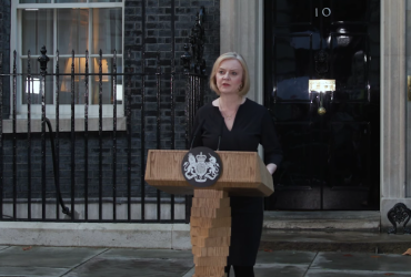 Боже, бережи короля: прем'єрка Великобританії оголосила про прихід нового монарха – Карла ІІІ