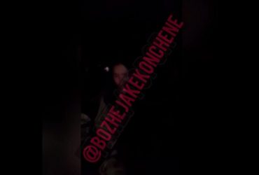 Била та натягувала петлю: росіянка змушувала доньку повіситися через хлопця з України (відео)