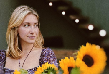 Боялася повертатися додому: дочка Єгорової в сльозах розповіла, як мама її била