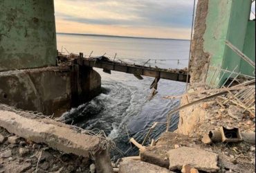 Все, что они могут, - посеять панику: Зеленский показал последствия ракетного удара РФ по Кривому Рогу (фото)