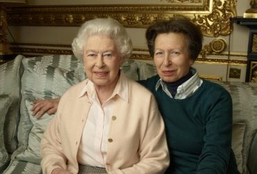 Принцеса Анна зворушила прощальними словами про свою матір Єлизавету II