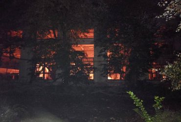 Вночі росіяни вдарили по Харкову ракетами: виникла пожежа