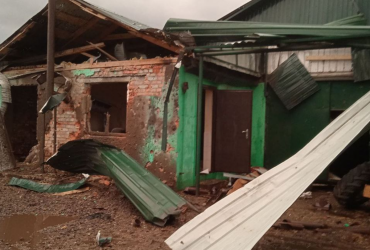 Россия дважды обстреляла Сумщину: погиб мужчина и около 100 животных (фото)