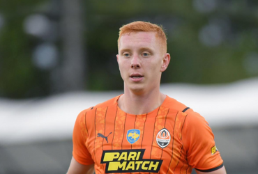 Чемпион мира по футболу отреагировал на российский флаг в Берлине нецензурной бранью