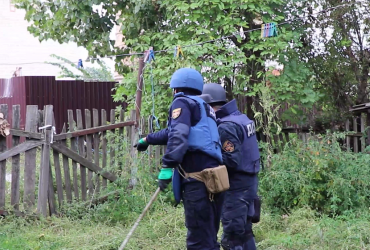 В освобожденных Изюме и Балаклее находят много запрещенных мин-лепестков - МВД (видео)