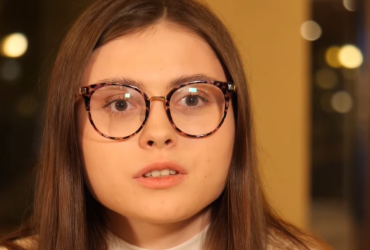 Младшая дочь Ольги Сумской рассказала о травле одноклассников из-за известности родителей