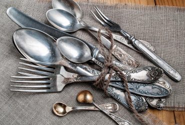 Ложки і виделки будуть як нові, без бруду і нальоту: замочіть в простому розчині