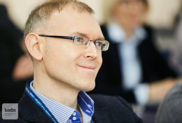 Женщины, которые тратят деньги мужчин: гендиректор Yakaboo поплатился должностью из-за сексистской шутки (видео)