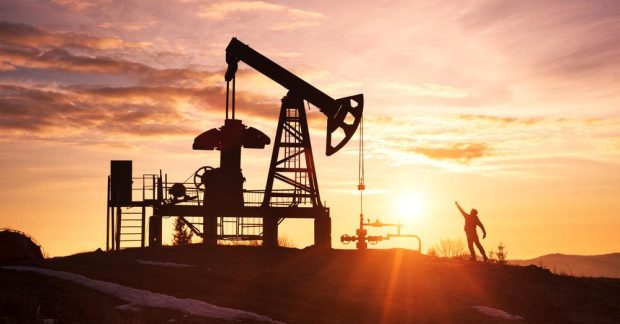 Росія почала продавати нафту з рекордними знижками: до чого тут Трамп