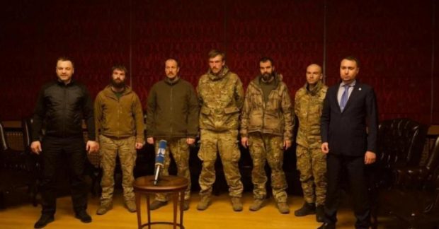 Освобожденные командиры из "Азовстали" проходят медосмотры в Турции - Ермак