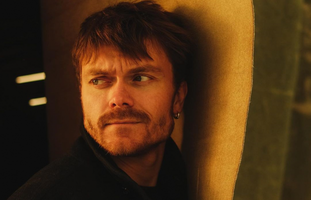 Актер Павел Алдошин с комом в горле рассказал об оккупации родного Херсона