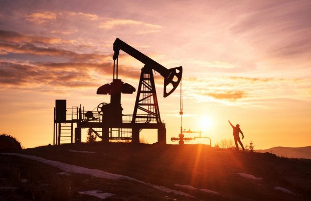 День нафтовика 2022 в Україні: історія свята та красиві листівки