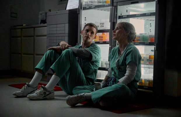 Вийшов трейлер трилера "Хороший медбрат" з Джесікою Честейн і Едді Редмейном