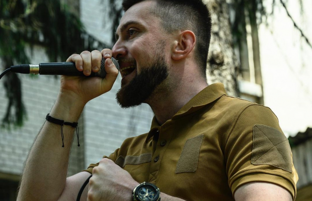 Артист і боєць ЗСУ Ярмак: Артисти-чоловіки, які втекли з України під час війни, завжди були блазнями