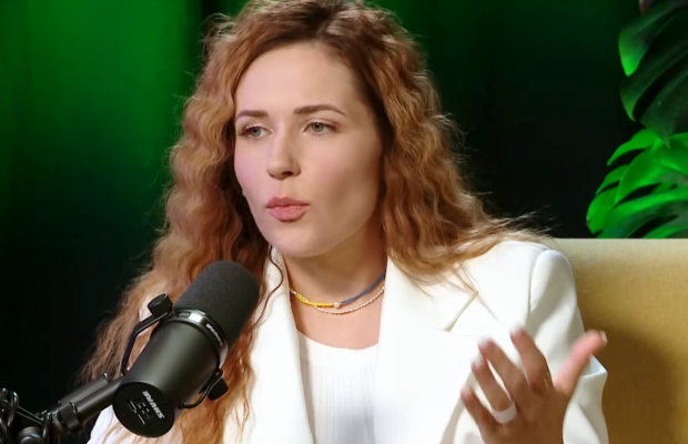 "Без зв'язку, ліків і води": зірка "Кріпосної" розповіла, як її батьки виживали в Чернігові