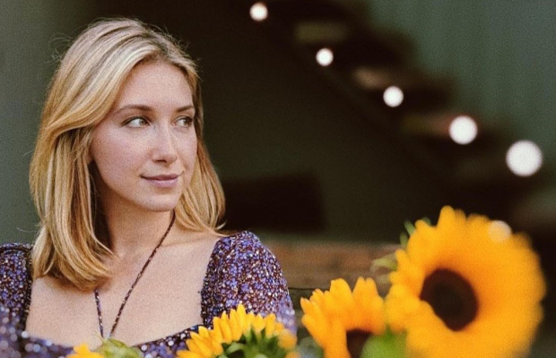 "Боялася повертатися додому": дочка Єгорової в сльозах розповіла, як мама її била