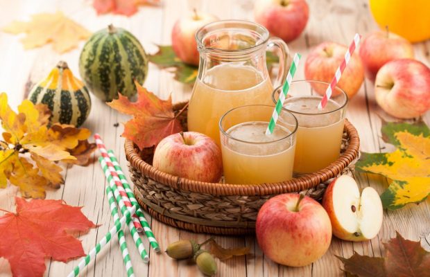 Поради господарочкам: як зробити яблучний сік з м'якоттю на зиму без соковижималки