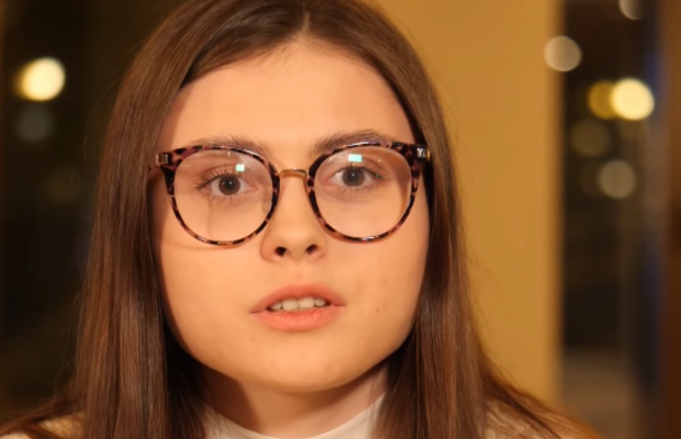 Младшая дочь Ольги Сумской рассказала о травле одноклассников из-за известности родителей