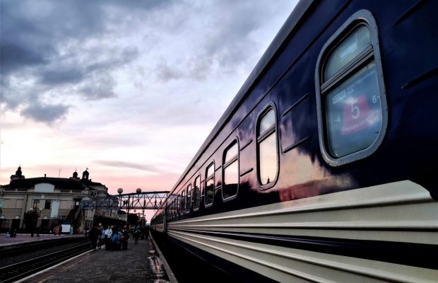 "Укрзалізниця" планує запустити "сімейні вагони"
