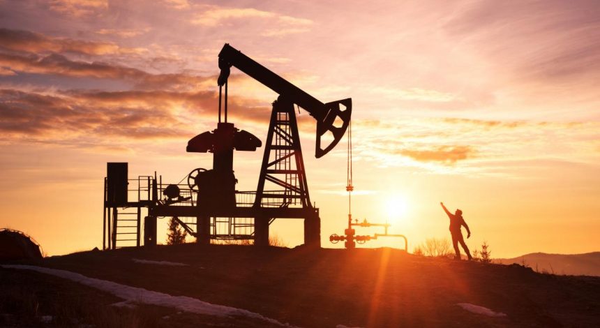 Цены на нефть претерпели рекордное падение за три месяца: названы причины