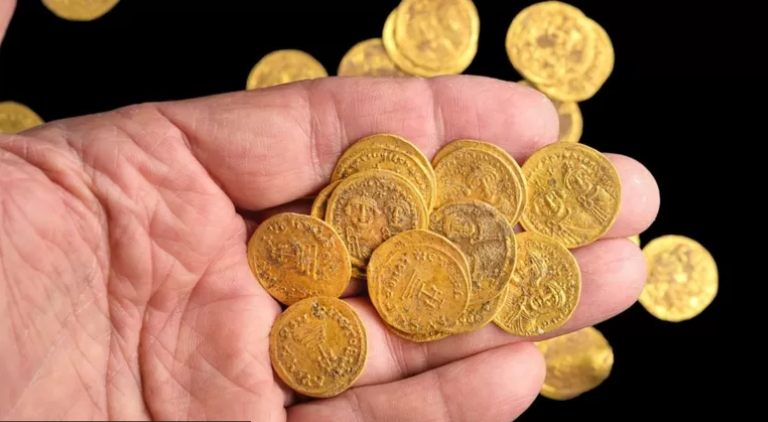 В Ізраїлі археологи знайшли стародавній скарб \ фото ISRAEL ANTIQUITIES AUTHORITY В Ізраїлі археологи знайшли стародавній скарб \ фото ISRAEL ANTIQUITIES AUTHORITY