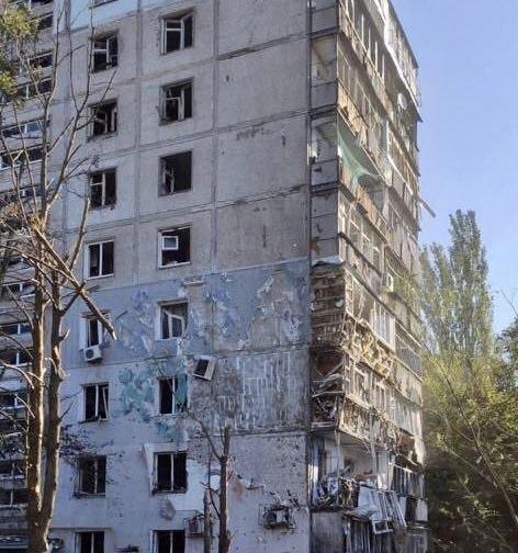 Вороги знову атакували Запоріжжя, постраждала одна особа / фото t.me/starukhofficial Вороги знову атакували Запоріжжя, постраждала одна особа / фото t.me/starukhofficial