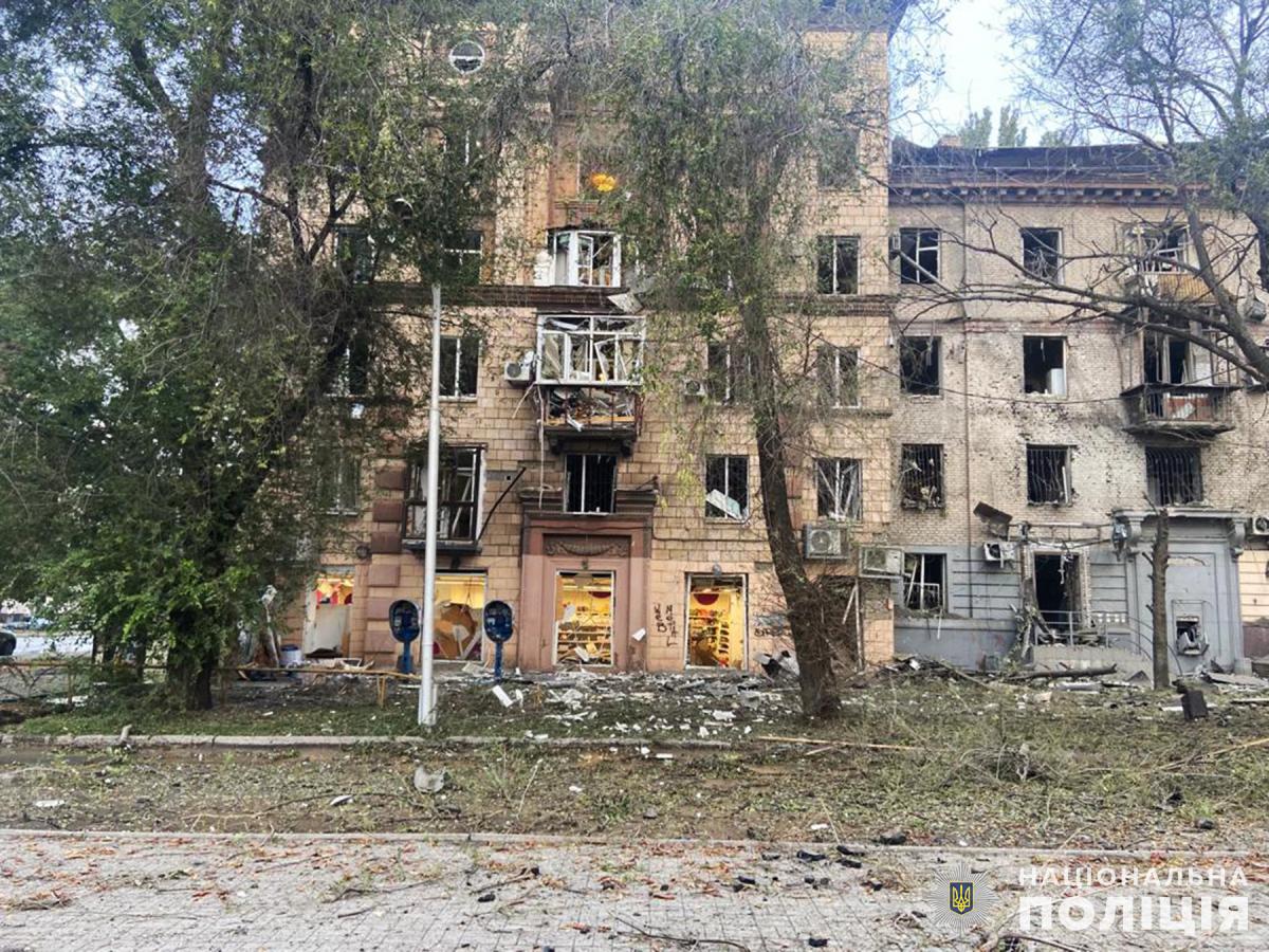 Вчерашний обстрел Запорожья оккупантами: количество жертв снова увеличилось Вчерашний обстрел Запорожья оккупантами: количество жертв снова увеличилось