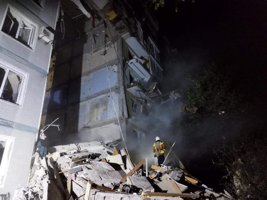 Вибухова хвиля пошкодила десятки будинків: стало відомо про наслідки атаки на Запоріжжя Вибухова хвиля пошкодила десятки будинків: стало відомо про наслідки атаки на Запоріжжя