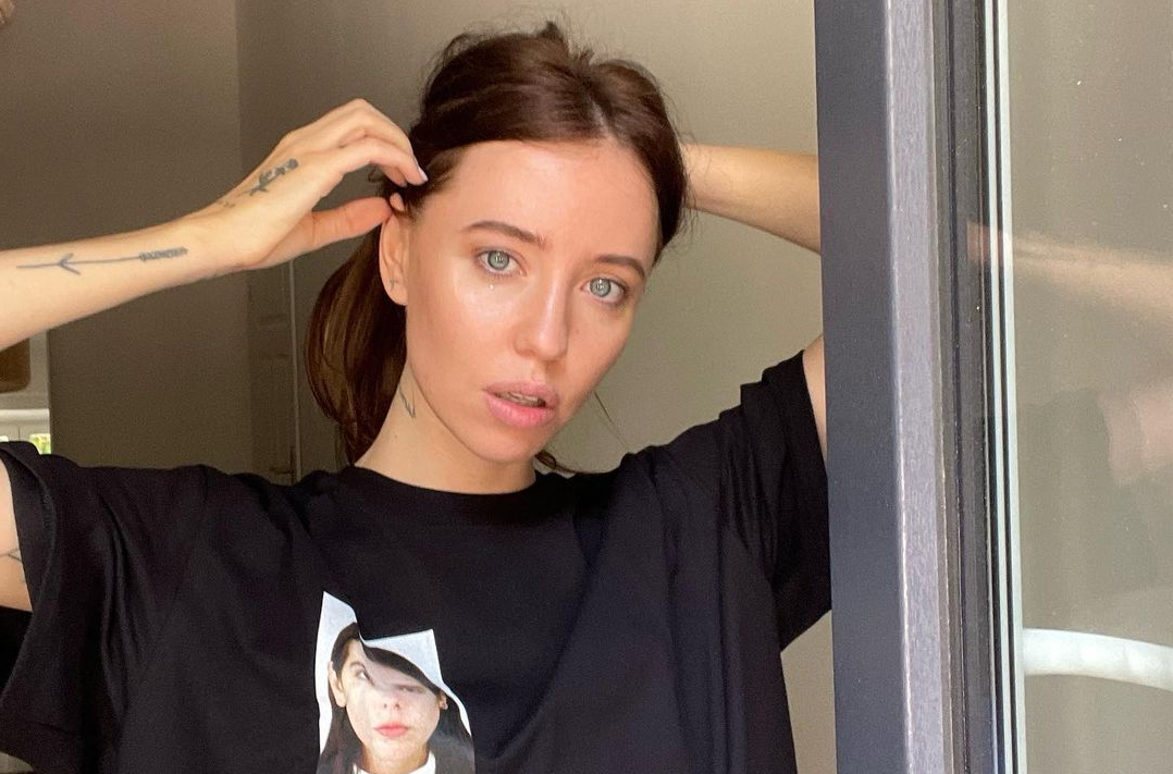 Надя Дорофеева показала, что ей пишут россияне / instagram.com/nadyadorofeeva Надя Дорофеева показала, что ей пишут россияне / instagram.com/nadyadorofeeva
