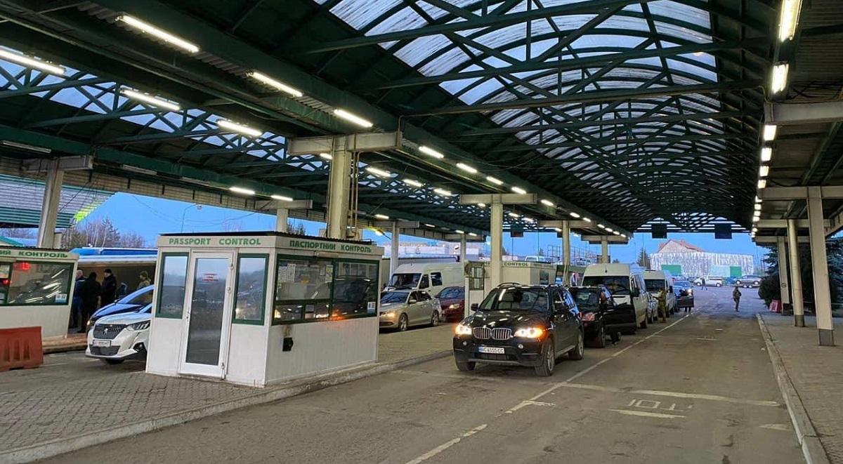 Правила перетину кордону чоловіками з 18 травня / фото Телеграм-канал МВС Правила перетину кордону чоловіками з 18 травня / фото Телеграм-канал МВС