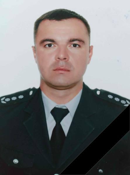Під час ранкової атаки у Шевченківському районі Києва загинув працівник Департаменту кіберполіції полковник Юрій Заскока / фото Національна поліція України Під час ранкової атаки у Шевченківському районі Києва загинув працівник Департаменту кіберполіції полковник Юрій Заскока / фото Національна поліція України