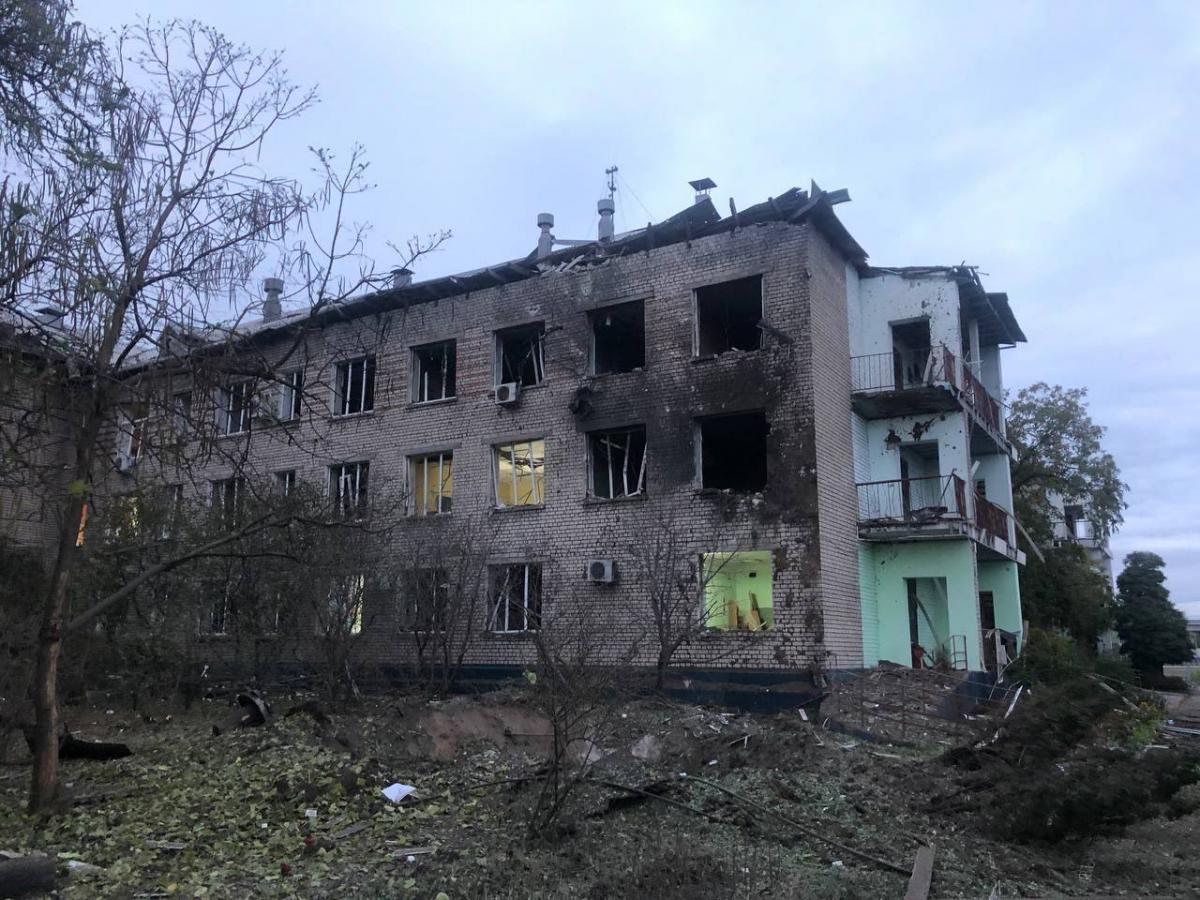 Окупанти вранці випустили 12 ракет по Запоріжжю / фото t.me/starukhofficial Окупанти вранці випустили 12 ракет по Запоріжжю / фото t.me/starukhofficial
