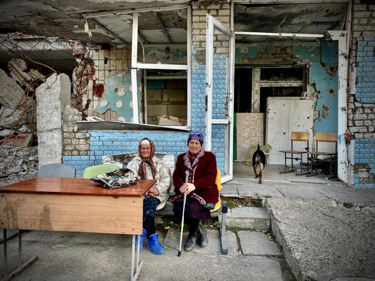 Жителі Маріуполя змушені працювати за їжу  / фото t.me/andriyshTime