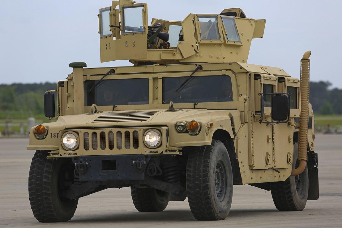 Позашляховики Humvee особливо ефективні в міських боях / фото - wikipedia.org Позашляховики Humvee особливо ефективні в міських боях / фото - wikipedia.org