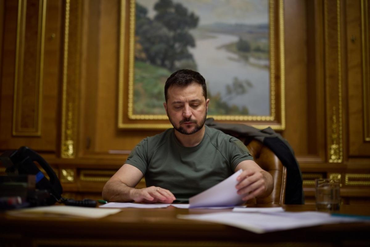 Зеленський утвердив санкції проти агресора / фото president.gov.ua Зеленський утвердив санкції проти агресора / фото president.gov.ua