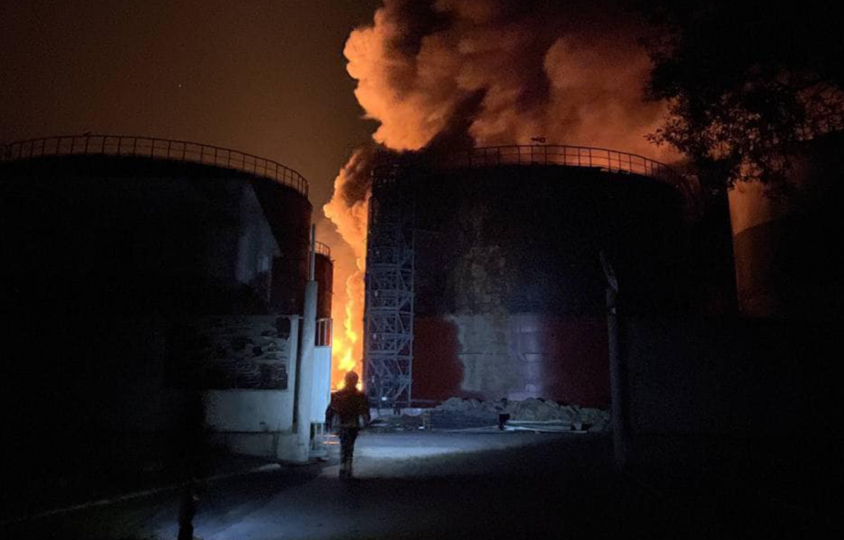 Пожар в Николаеве / фото ОК "Юг"