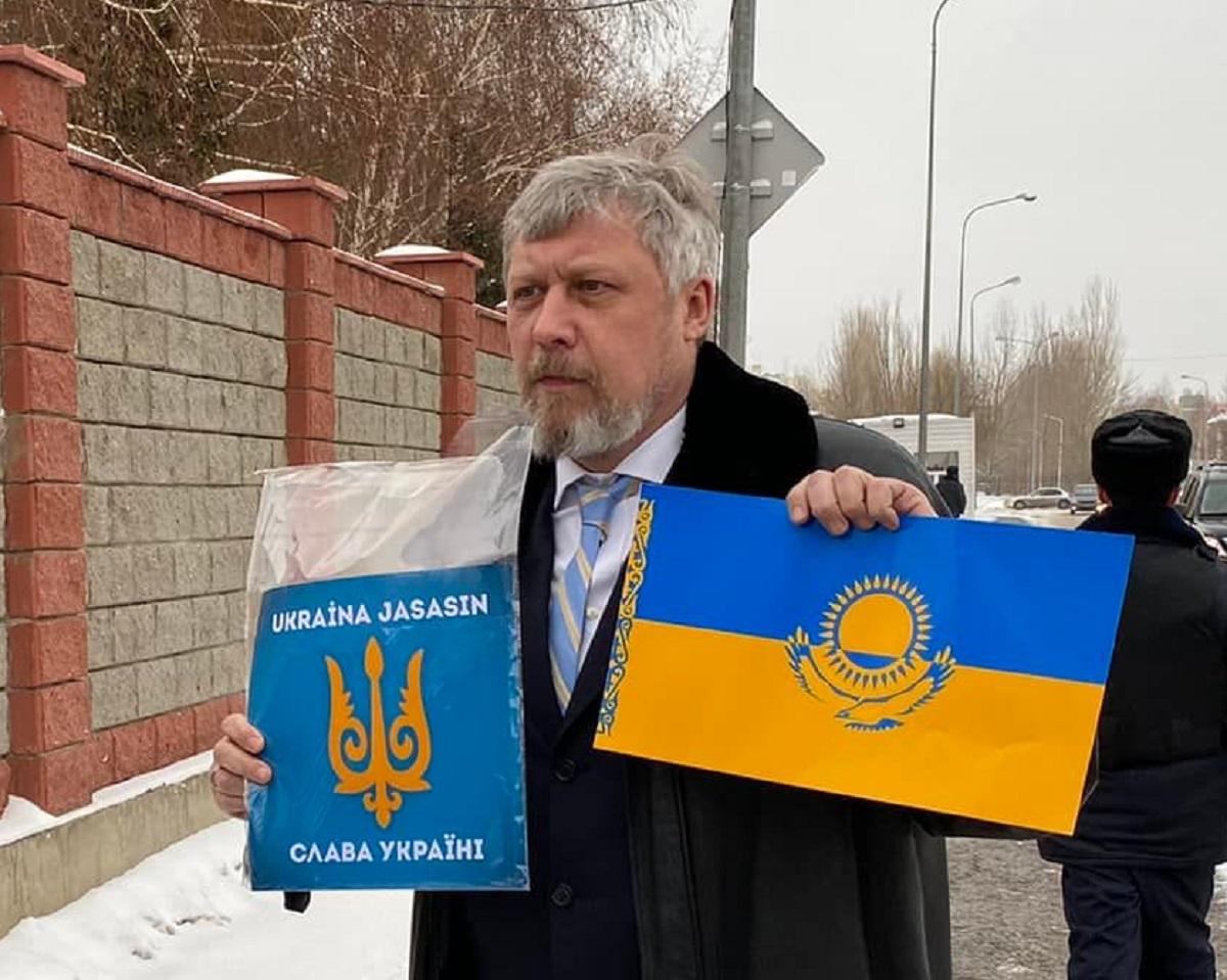 Зеленський звільнив посла в Казахстані, який “зачепив почуття казахстанців” фразою про росіян / фото Посольство України в Казахстані Зеленський звільнив посла в Казахстані, який “зачепив почуття казахстанців” фразою про росіян / фото Посольство України в Казахстані