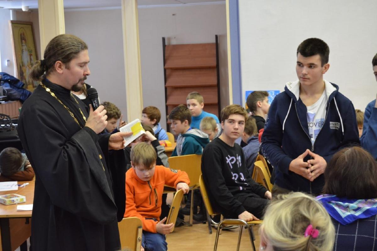 Оккупанта награждали священники РПЦ / facebook.com/irakli.komaxidze Оккупанта награждали священники РПЦ / facebook.com/irakli.komaxidze