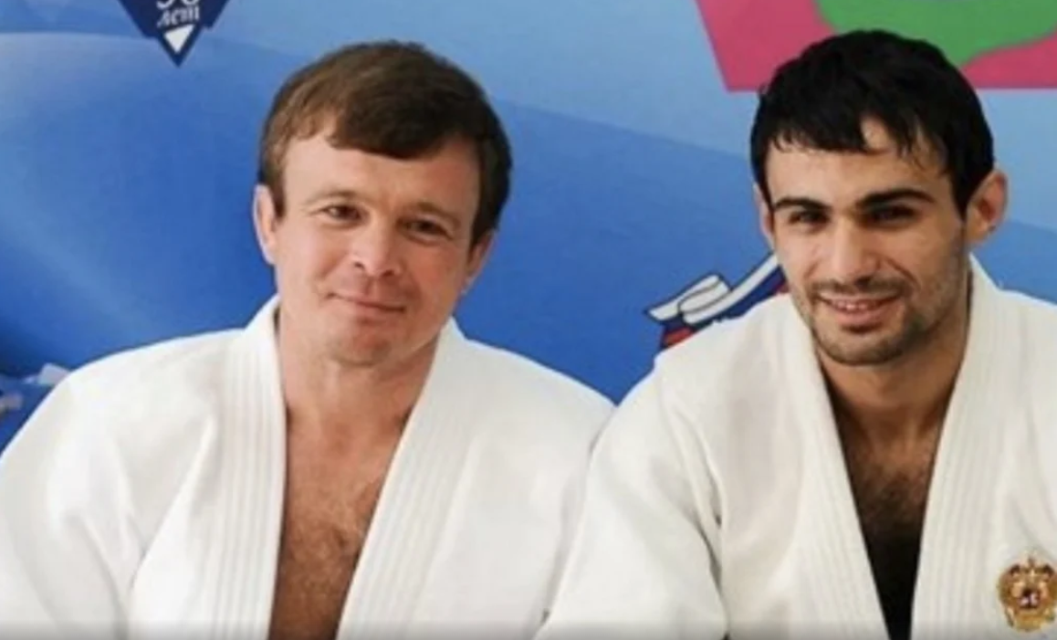 Игорь Романов (слева) получил осколочные ранения / фото из соцсетей