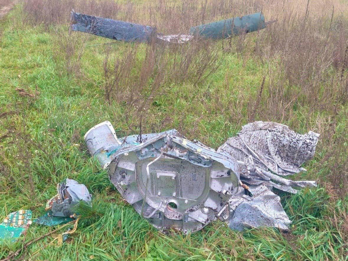 Нацполиция Киевской области показала обломки сбитой ракеты / фото Нацполіції Київської області Нацполиция Киевской области показала обломки сбитой ракеты / фото Нацполіції Київської області