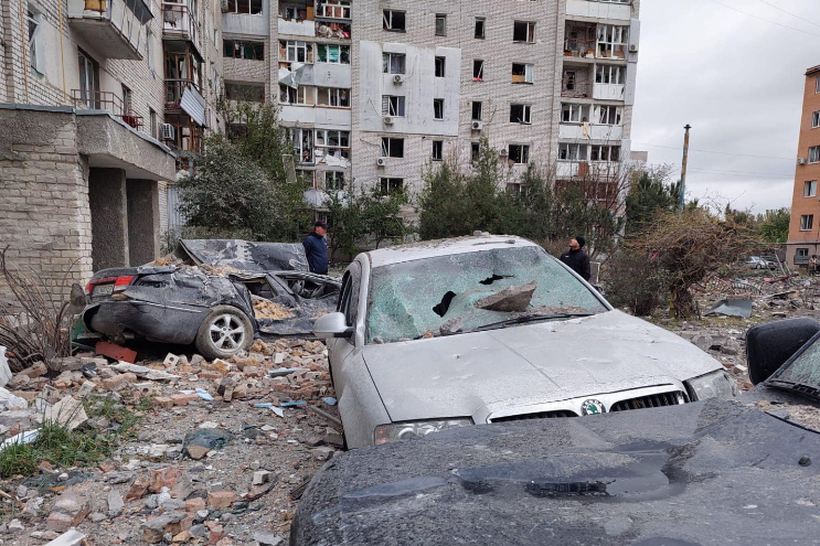 В Николаеве из-за ночного вражеского обстрела повреждены жилые дома / фото facebook.com/okPivden В Николаеве из-за ночного вражеского обстрела повреждены жилые дома / фото facebook.com/okPivden