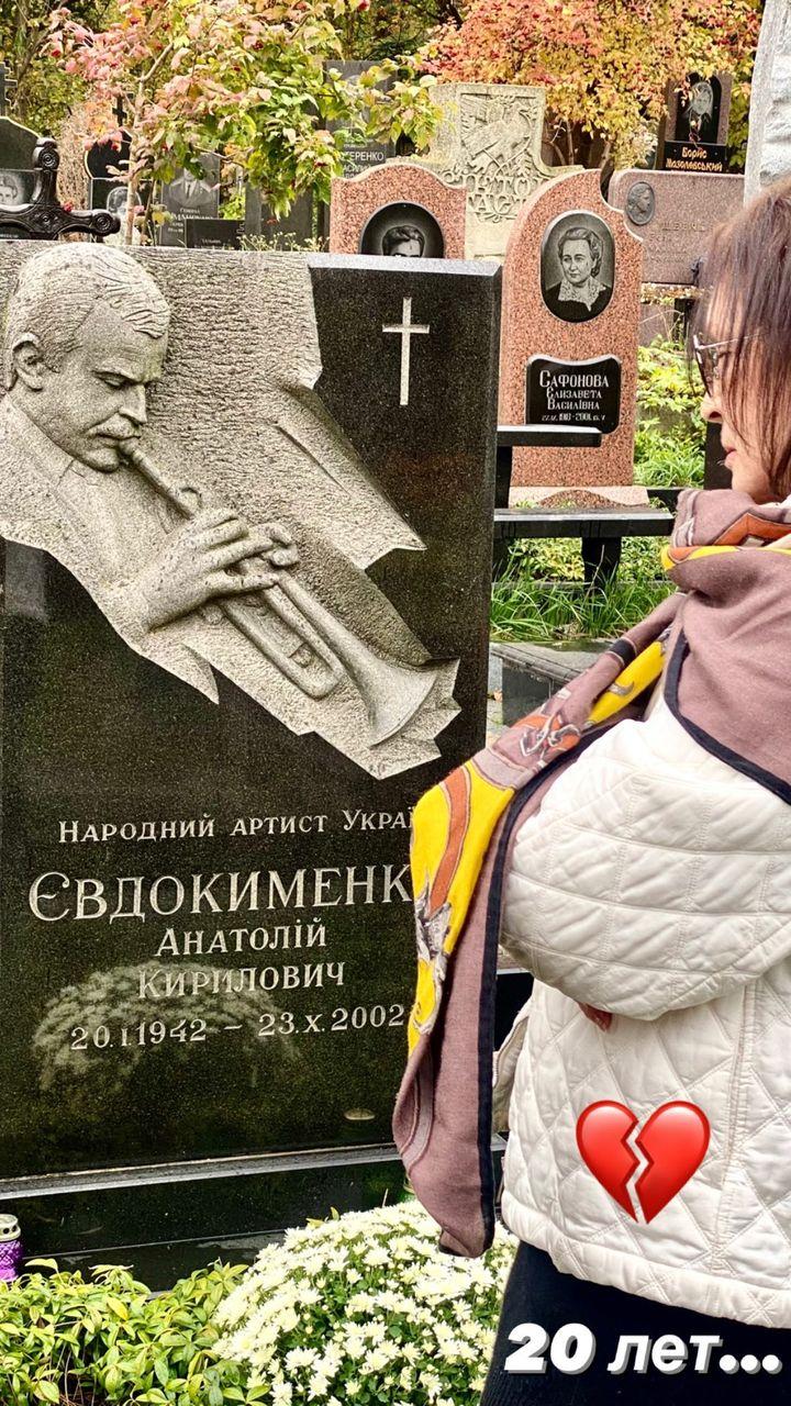 София Ротару посетила могилу мужа / instagram.com/sofiarotaru.official