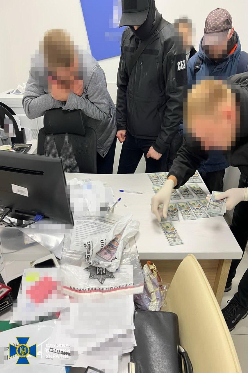 СБУ провела обшуки під час затримання / СБУ СБУ провела обшуки під час затримання / СБУ
