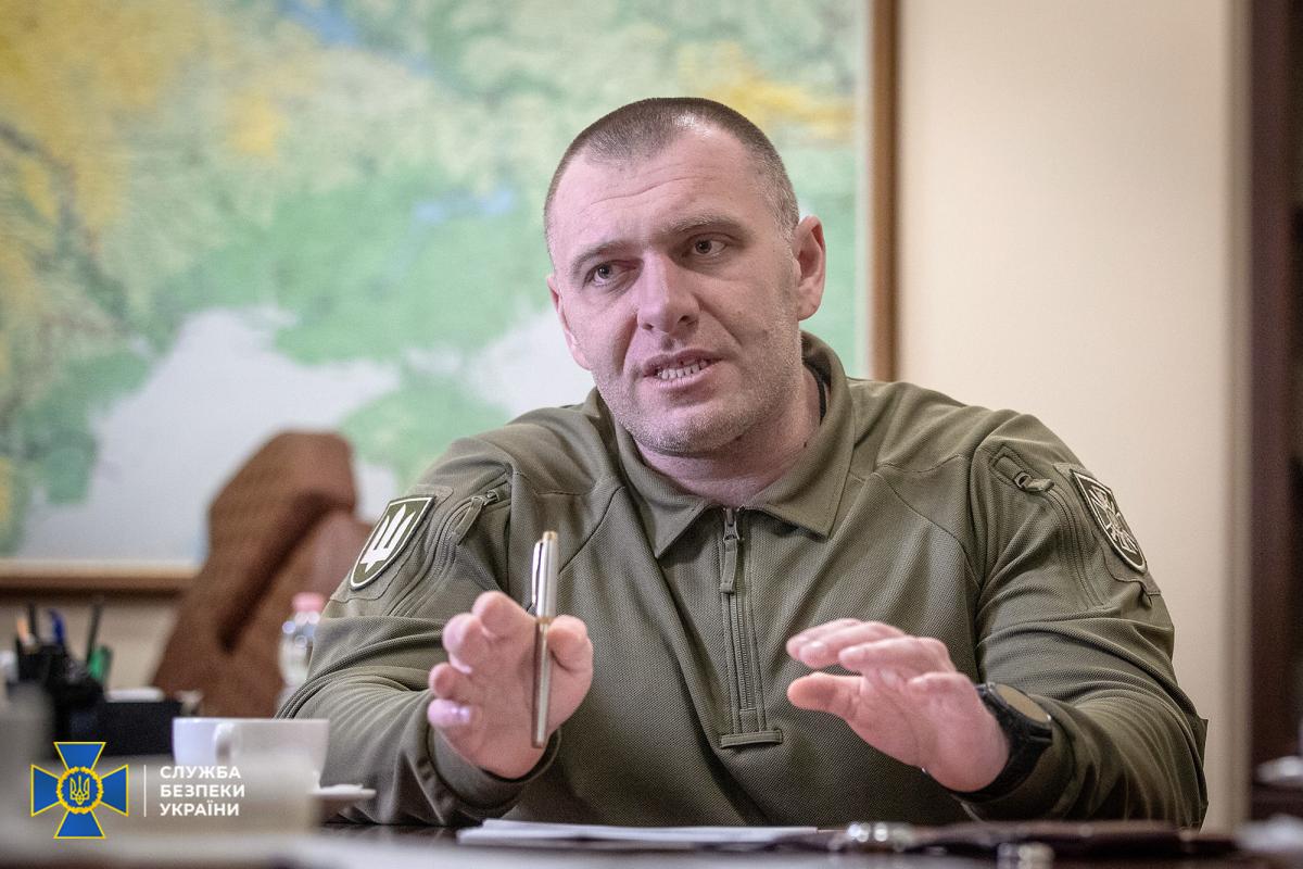 Василь Малюк: "деякі з них пройшли через пластичну хірургію, через зміну анкетних даних" / фото СБУ Василь Малюк: "деякі з них пройшли через пластичну хірургію, через зміну анкетних даних" / фото СБУ