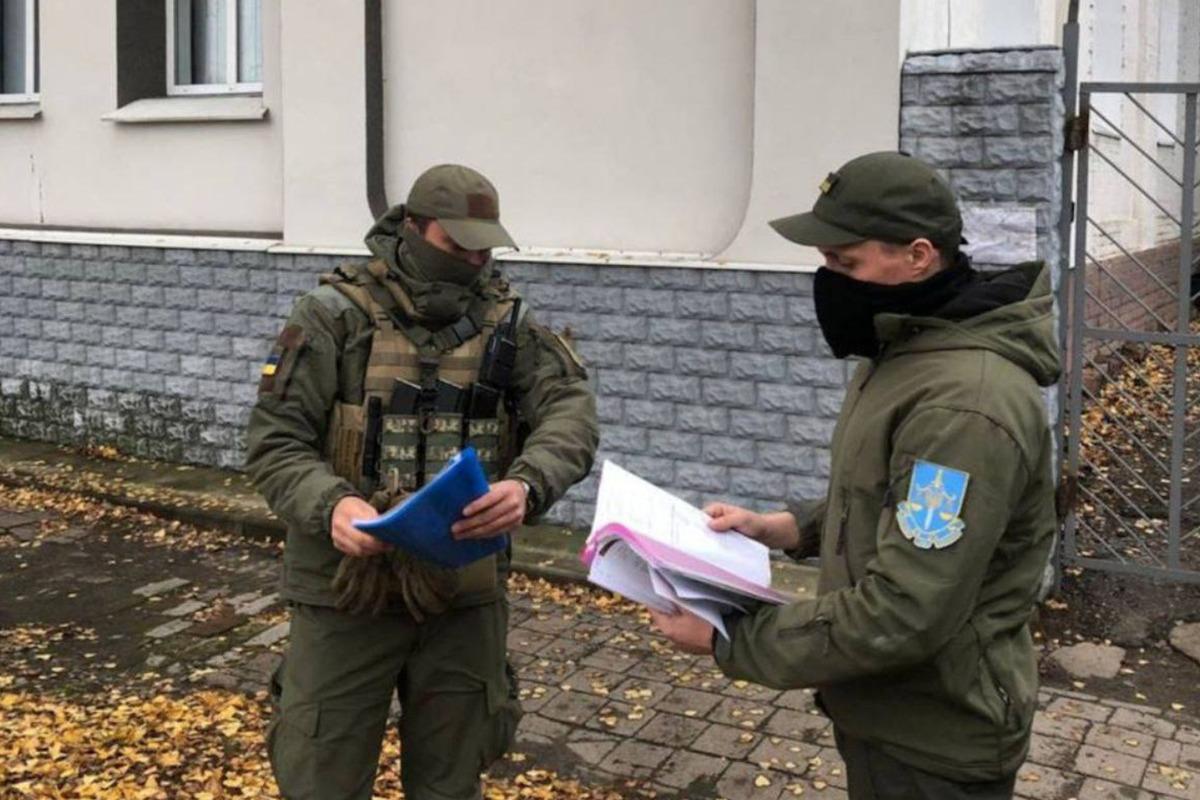 У Вовчанську в медколеджі знайшли дипломи російського зразка / фото Харківська обласна прокуратура У Вовчанську в медколеджі знайшли дипломи російського зразка / фото Харківська обласна прокуратура