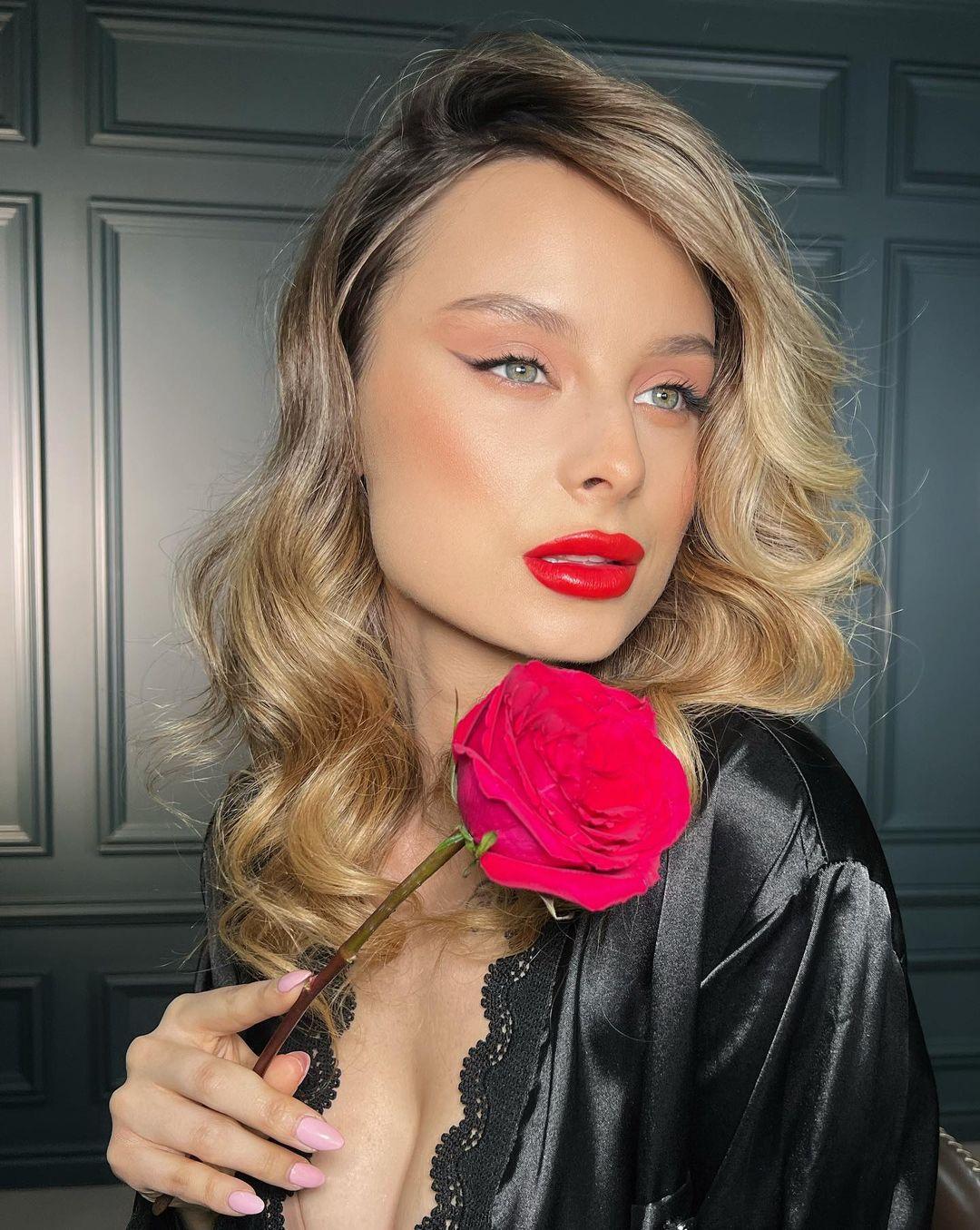 Помада / instagram.com/antonio.makeup Помада / instagram.com/antonio.makeup