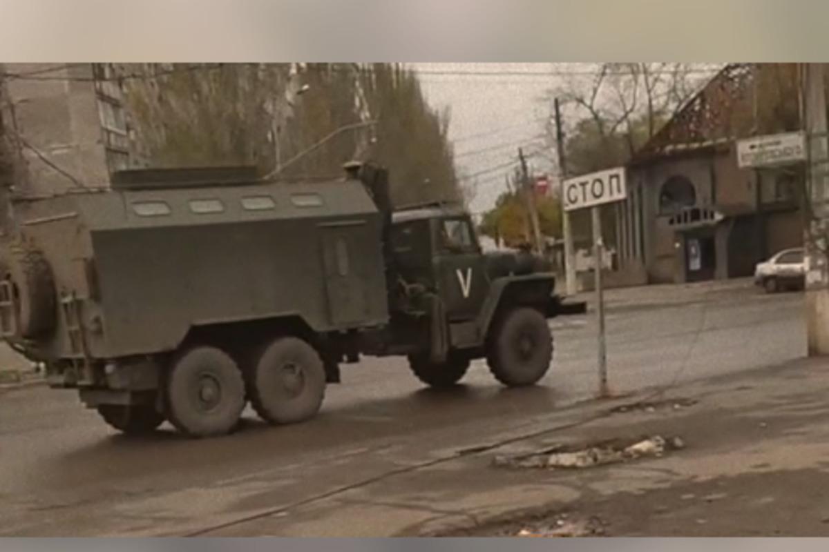 Противники в Михайловке спрятали технику возле роддома / скриншот