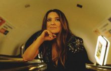 Танцор Могилевской с мамой попал под обстрел в Запорожье: женщина погибла