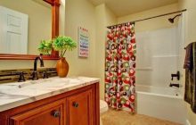 Чим відіпрати шторку у ванній від іржі, жовтизни і нальоту: народні методи